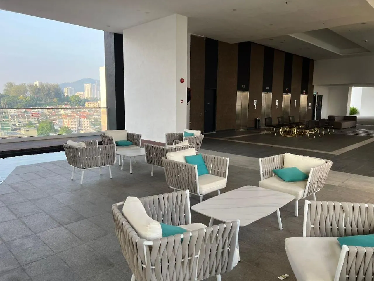 148 Urban Suites Georgetown New Condo City View Infinity Pool 10Pax Jelutong