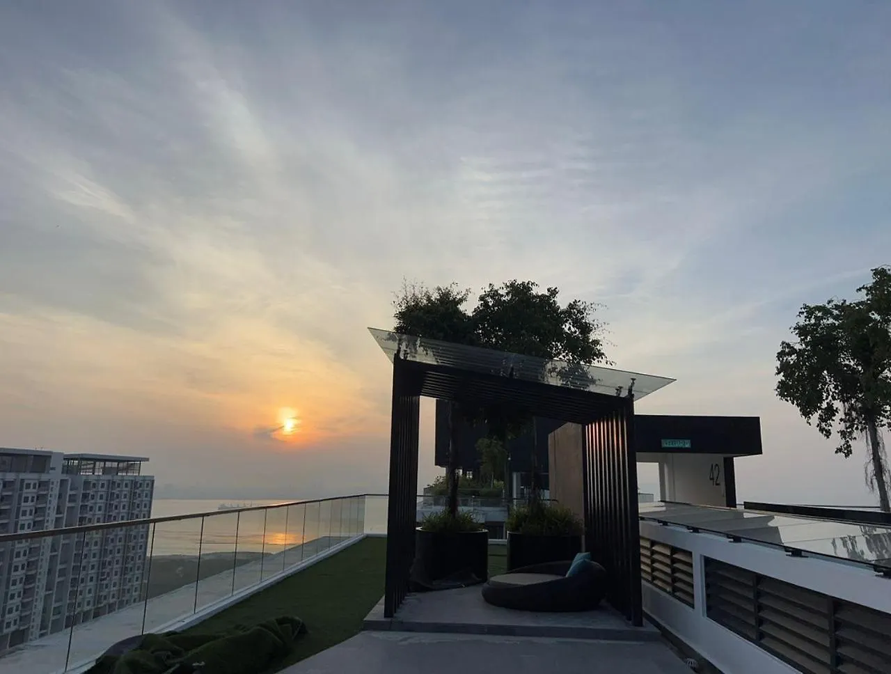 148 Urban Suites Georgetown New Condo City View Infinity Pool 10Pax Jelutong