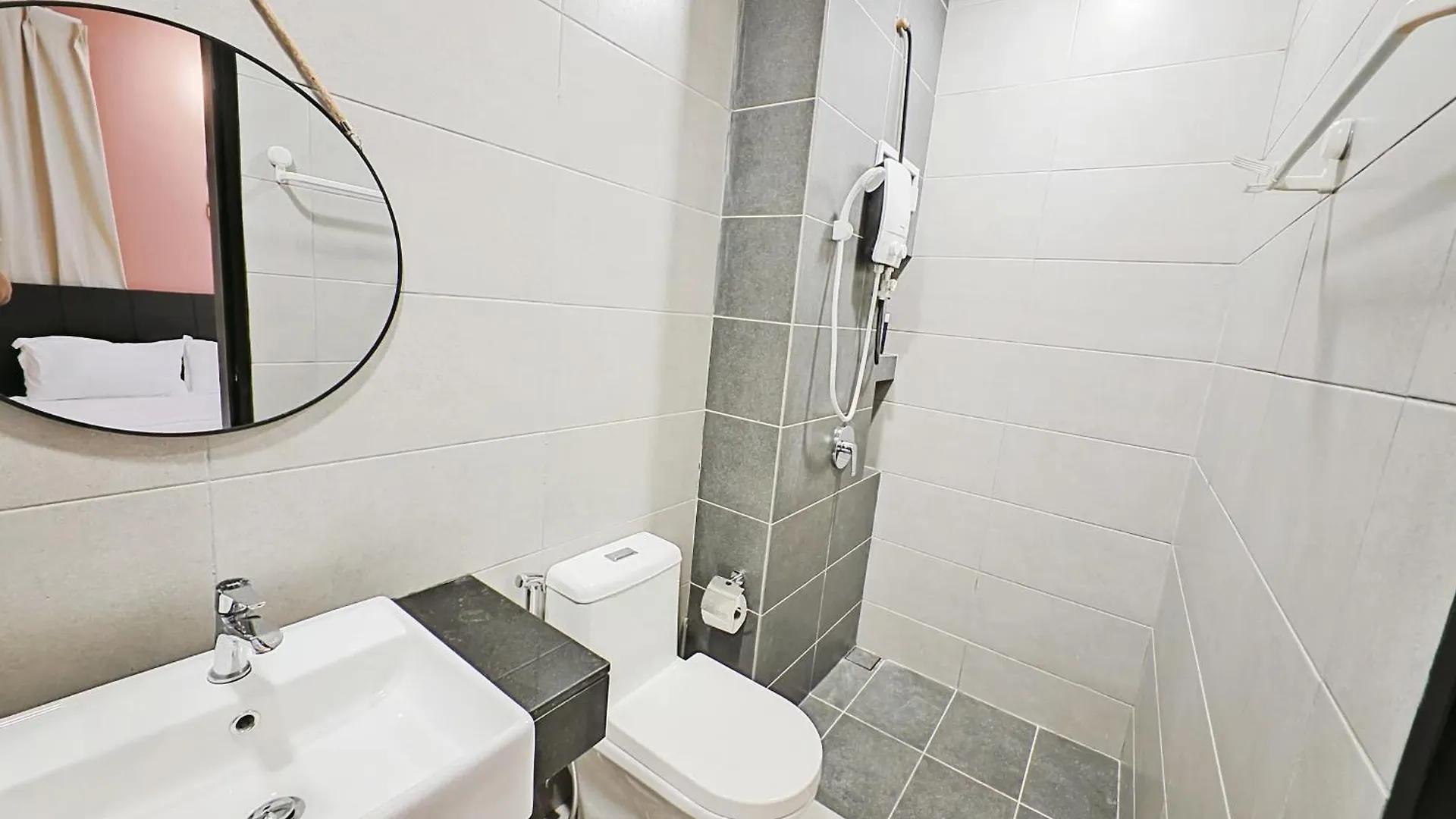 148 Urban Suites Georgetown New Condo City View Infinity Pool 10Pax Jelutong Malásia