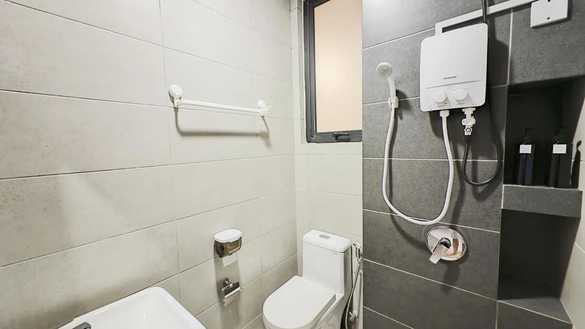 Apart-hotel 148 Urban Suites Georgetown New Condo City View Infinity Pool 10Pax Jelutong