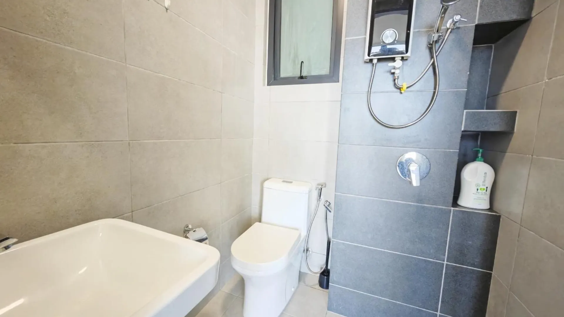 Apart-hotel 148 Urban Suites Georgetown New Condo City View Infinity Pool 10Pax Jelutong